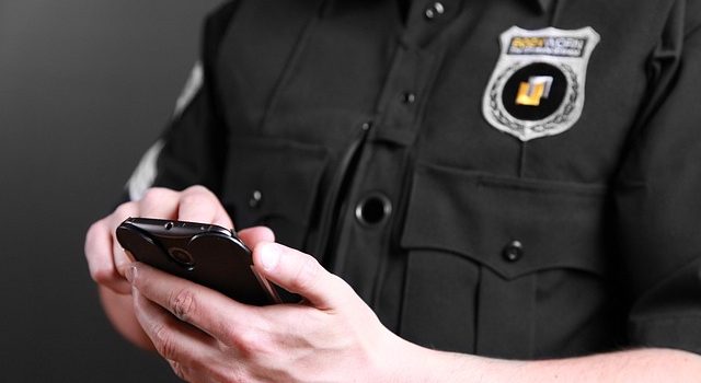 口コミサイトで見つけた業者に鍵交換を頼みました