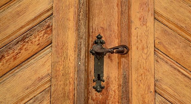 シチュエーションや目的で異なる鍵交換の方法と頼み方